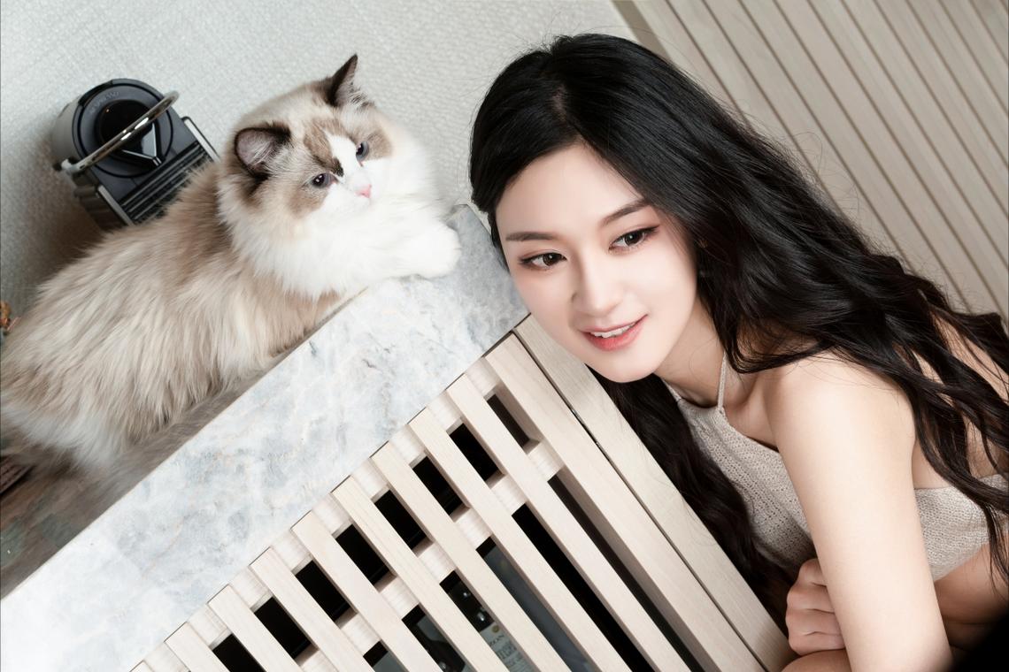 济南动物园大熊猫“华奥”迎来18岁生日